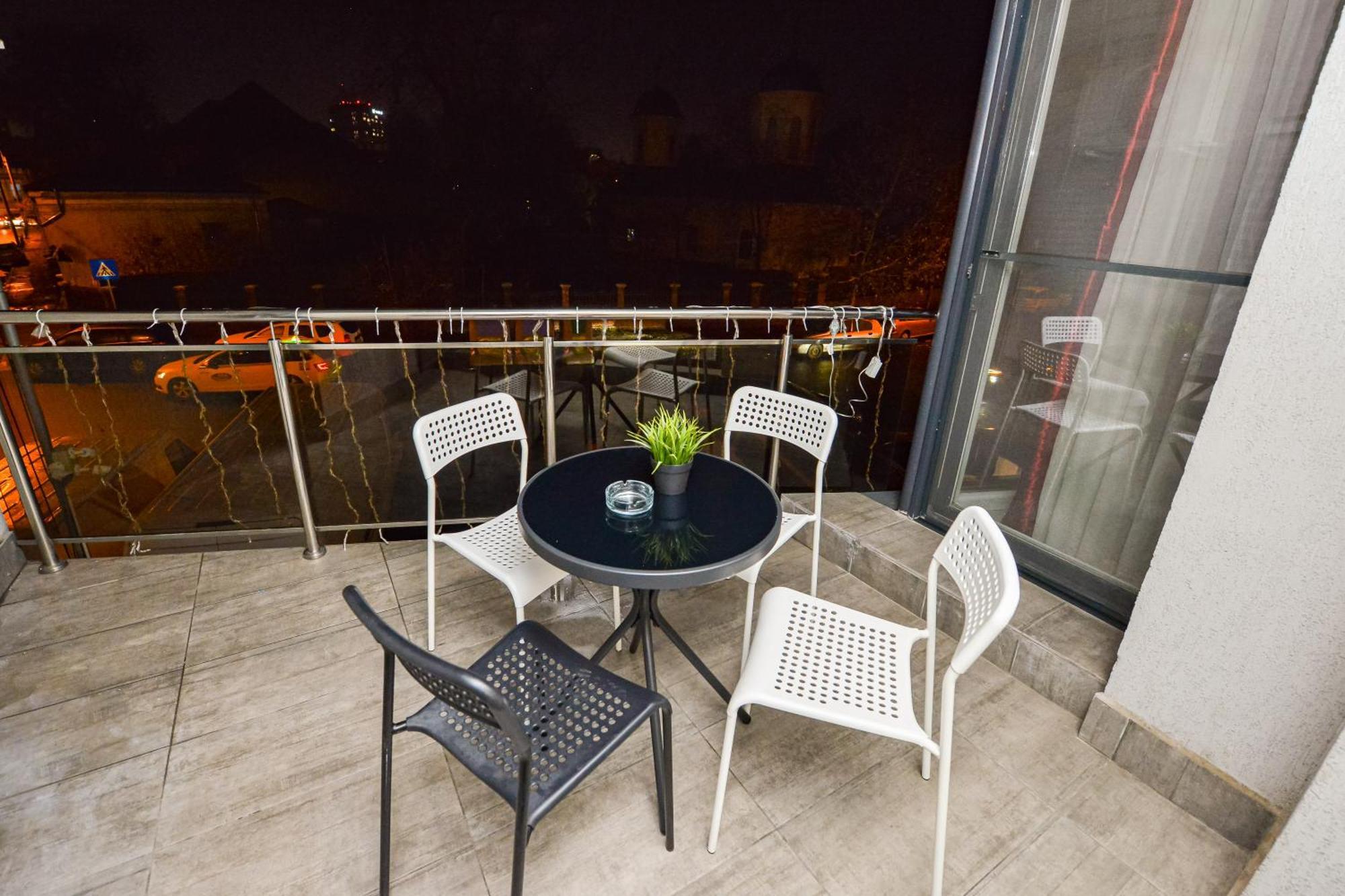 Pierre Cardin Deluxe Apartment With Terrace By Magniflex Bukarest Eksteriør billede